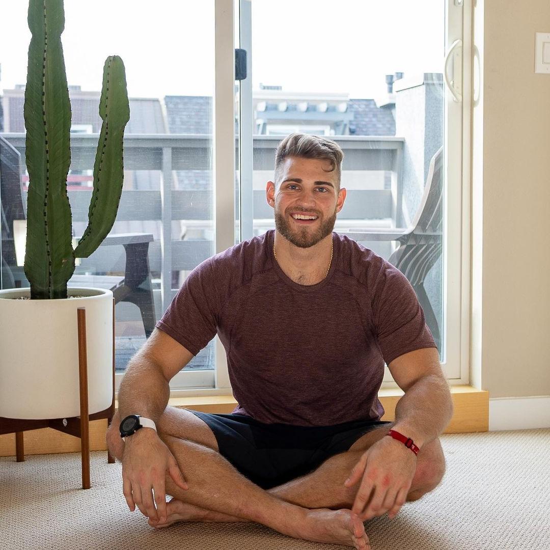 beautiful-bearded-guys-luke-joshua-parker-young-hunk-smiling