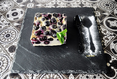 Clafoutis aux myrtilles Clafoutis mit Blaubeeren