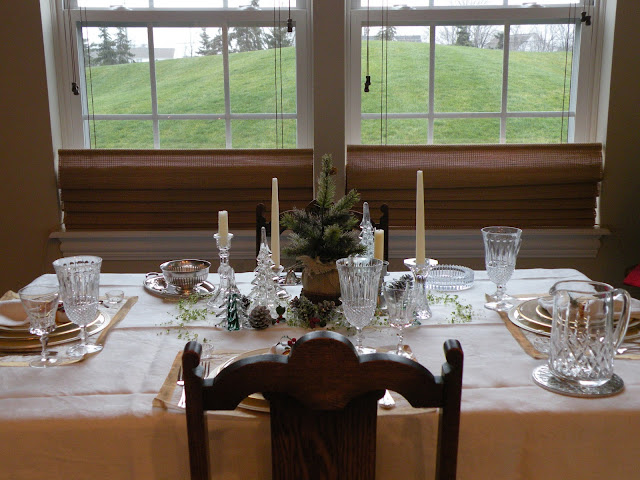 white and gold and crystal tablescape