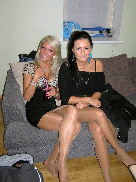 Milf Lesbians With Teens Candid 102