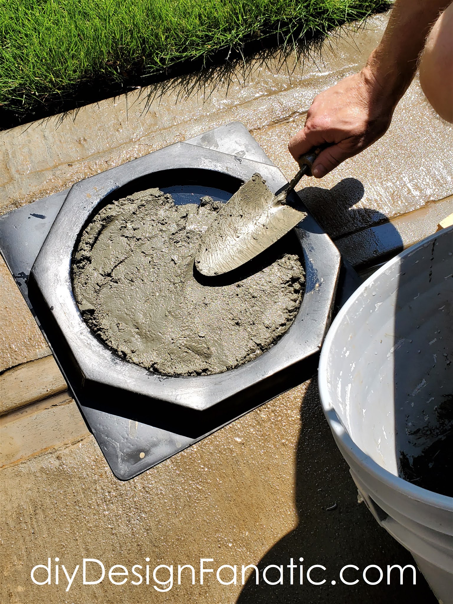 diy Design Fanatic Make Your Own Concrete Stepping Stones