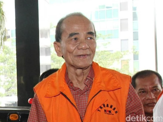 Mahfud Md: Grasi dari Jokowi untuk Annas Maamun Tak Hapus Pidana Mahfud Md: Grasi dari Jokowi untuk Annas Maamun Tak Hapus Pidana