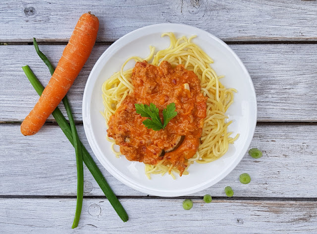 Rezept: Schwedische Spaghetti. Nicht wirklich aus Schweden bzw. Skandinavien, aber dafür ein geeignetes Essen, um darin Gemüse zu verstecken!