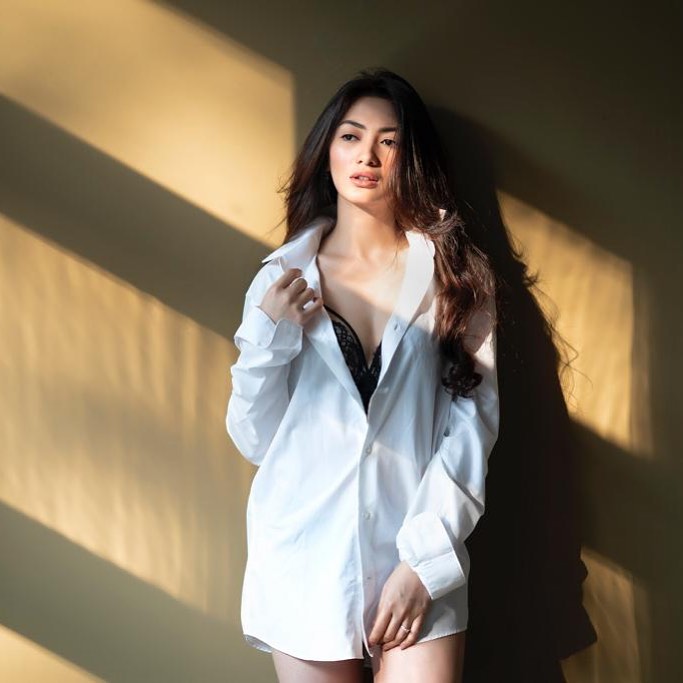 Kartika Nurmala Sari Koleksi Foto Model Lingerie - ZONA ARTIS LAGI