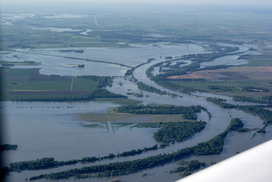TYWKIWDBI ("TaiWikiWidbee") The Great Missouri River flood of 2011