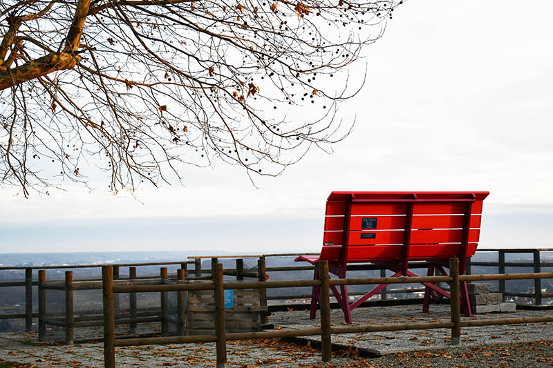 Panchina gigante a Gattinara Chris Bangle e Big Bench