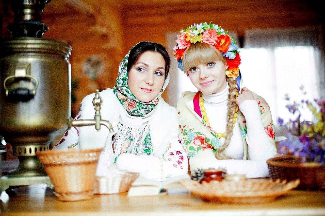 Русское национальное общение. Фотосессия в русском стиле. Фотосессия в народном стиле. Традиционное русское чаепитие.