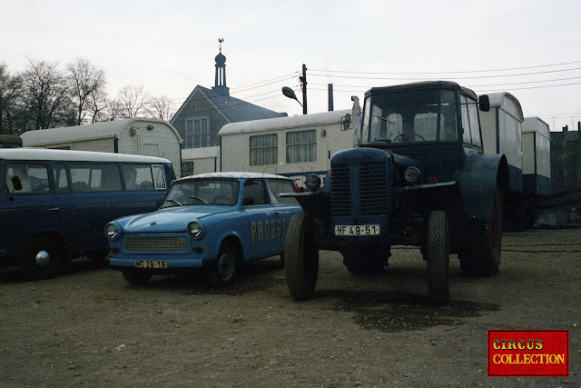 Roulotte,camion,voiture publicitaire, habitation 