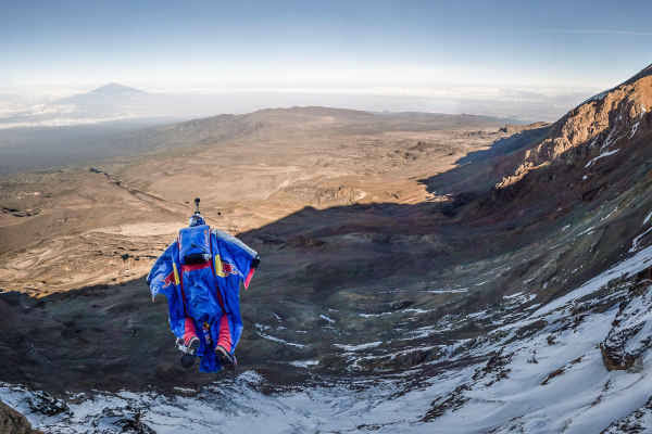 Mtalii afariki akiruka kwa Parachuti Mlima Kilimanjaro