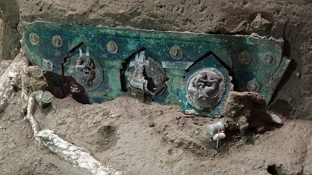 Pompeya Descubren Carroza Ceremonial Casi Intacta de Más de 1900 Años de Antigüedad