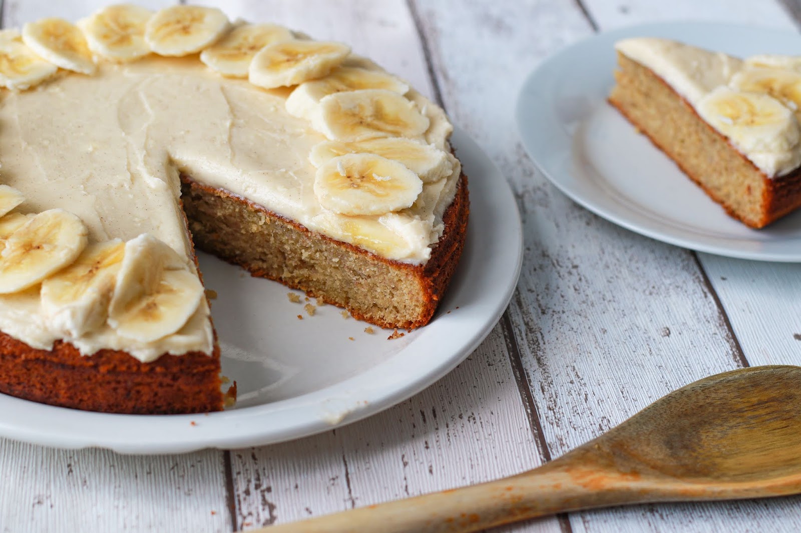 Banana Cake With Cinnamon & Vanilla Cream Cheese Frosting The