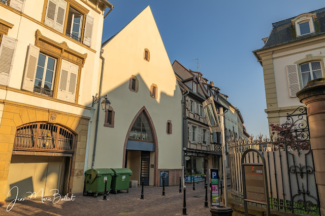 rue Berthe-Molly, une curieuse façade gothique