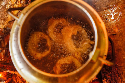 Krążki cebulowe onion rings z ogniska