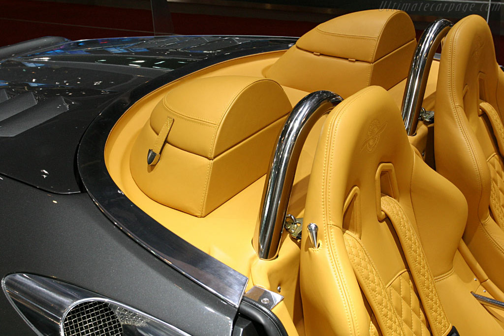 Spyker c12 Zagato салон