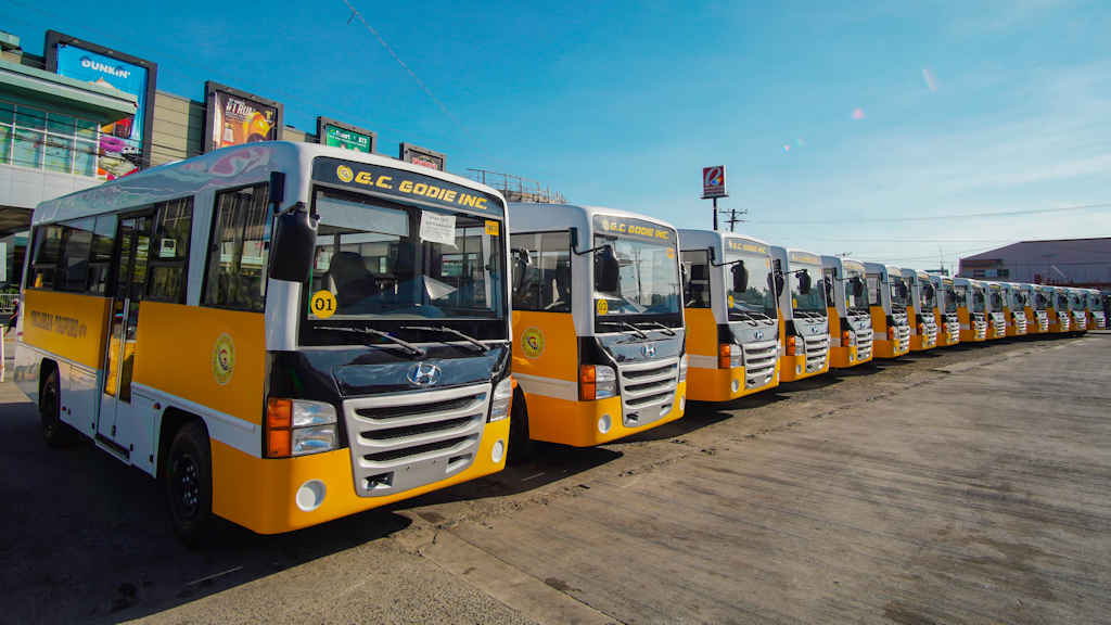 Hyundai Modern PUVs Ready To Serve In Tacloban City CarGuide.PH
