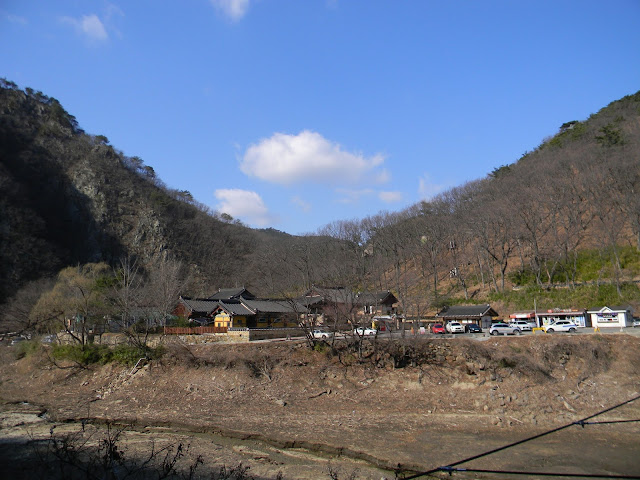 오어지 출렁다리에서 바라본 오어사