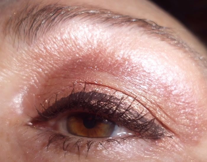 maquillaje de ojos marron discreto