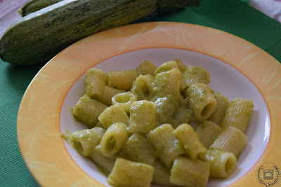 pasta-con-crema-di-zucchine-e-cipolle