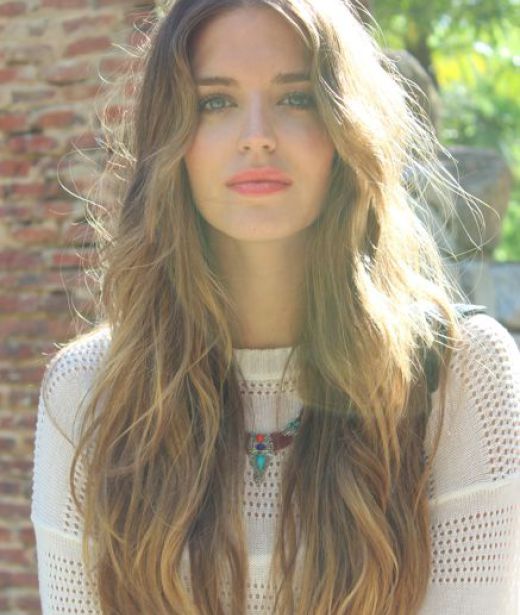 Stylish Long Wavy Hairstyles for Summer
