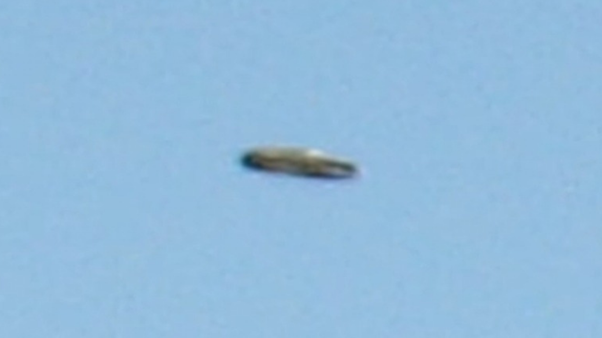 Silver UFO Over San Diego in California, US - UFO Sightings Footage UK ...