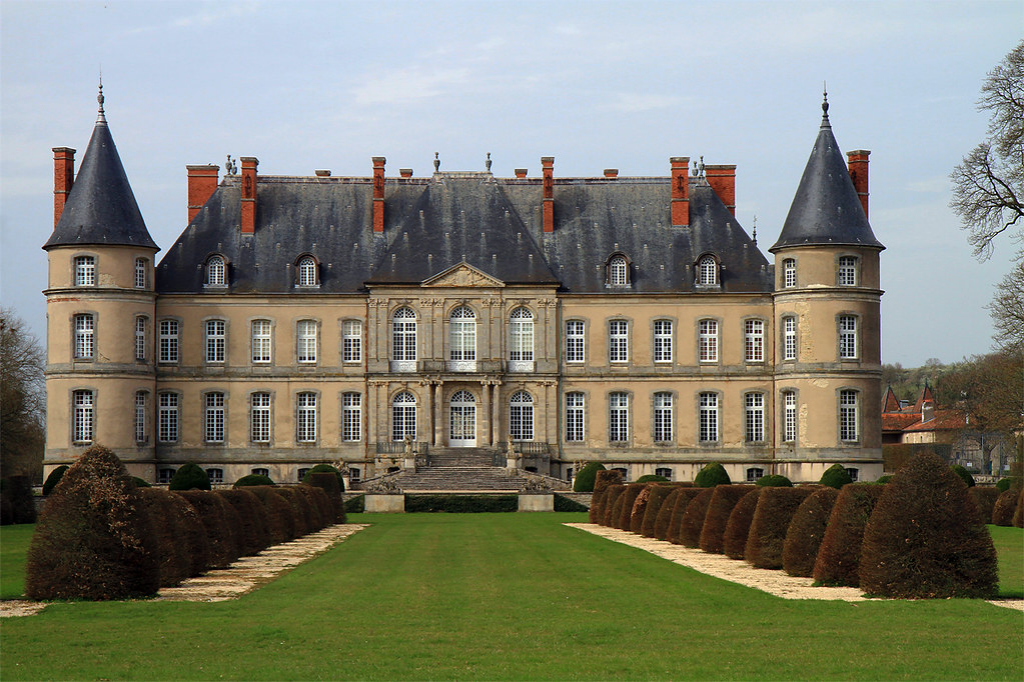 Art & Antiques | Timeless Paris: Sotheby’s France & Le Marché aux Puces de Saint-Ouen