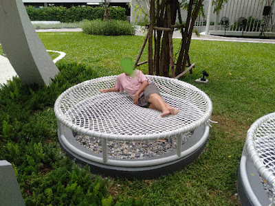 ตาข่ายขึงนอนเมื่อรับน้ำหนัก