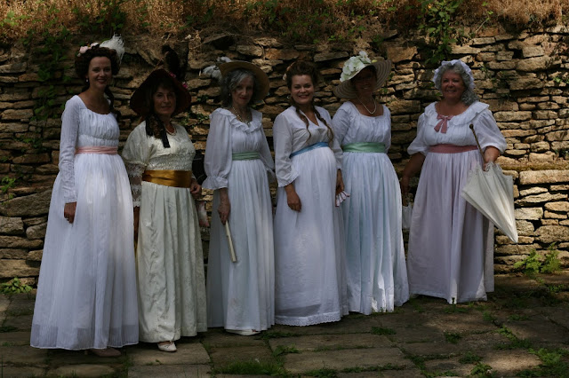 Les chemises à la reine de Crinolines et Cie