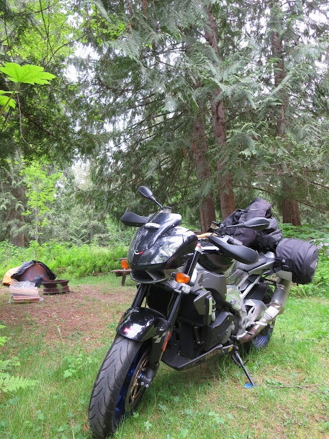 Aprilia Tuono Camping