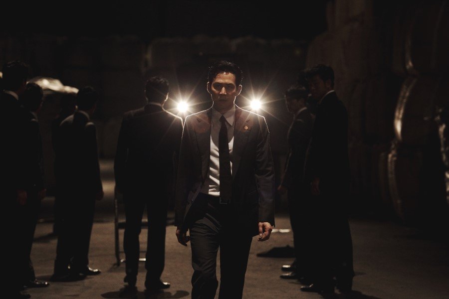 Modern Korean Cinema: An Ambitious Korean Gangster Film: New World (신세계