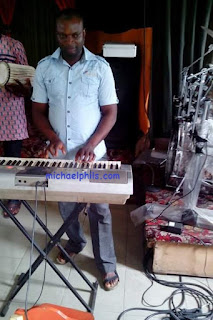 How to transpose on a piano