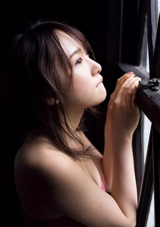 Bỏng mắt với bộ ảnh siêu nóng của Takahashi Juri – nàng công chúa của nhóm nhạc Rocket Punch