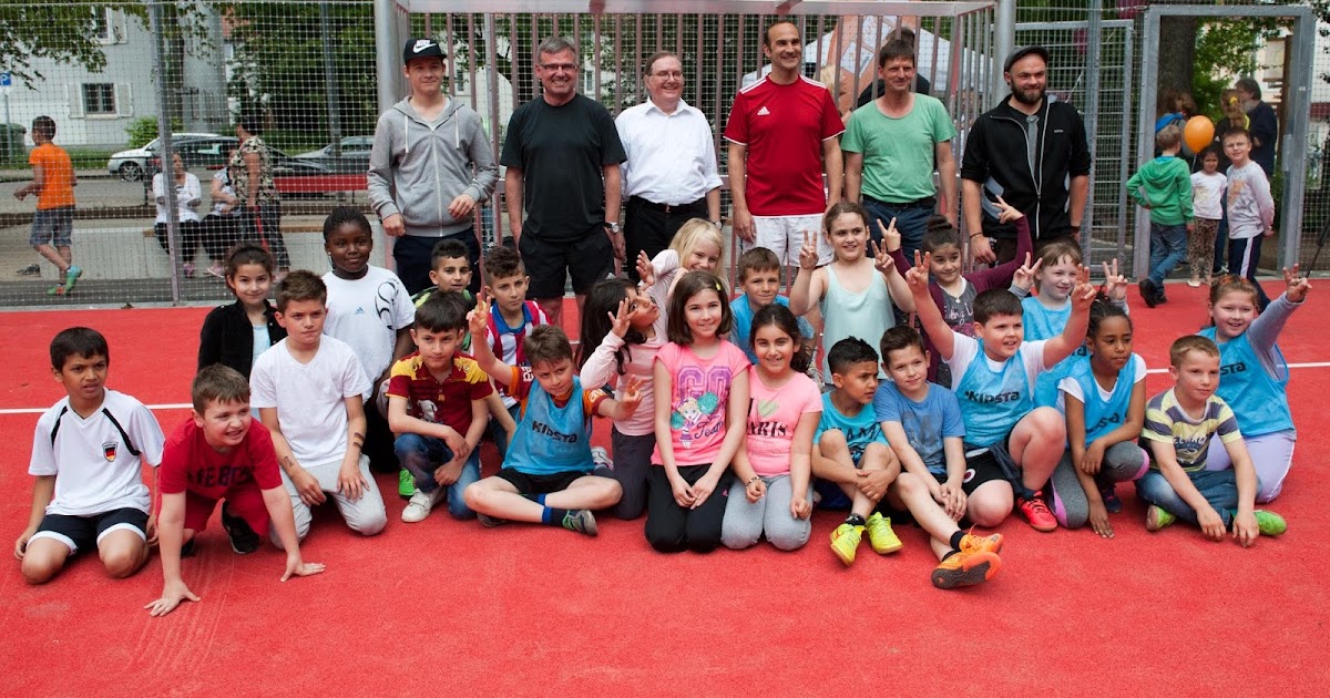 Dramatische Corona Entwicklung In Den Usa Donald Trump Tragt