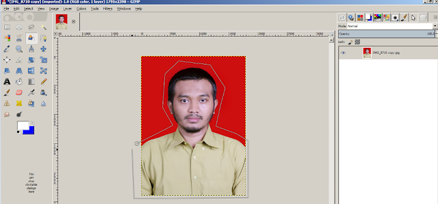 Lakukan Seleksi Pada Area Forground atau disekitar foto kita Lakukan Seleksi Pada Area Forground atau disekitar foto kita