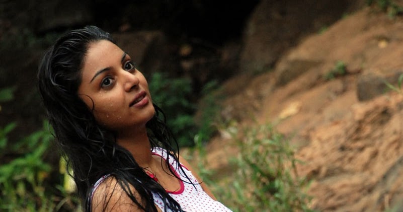 Tamil Actress Sanam New Wet Spicy Stills In Movie Maayai