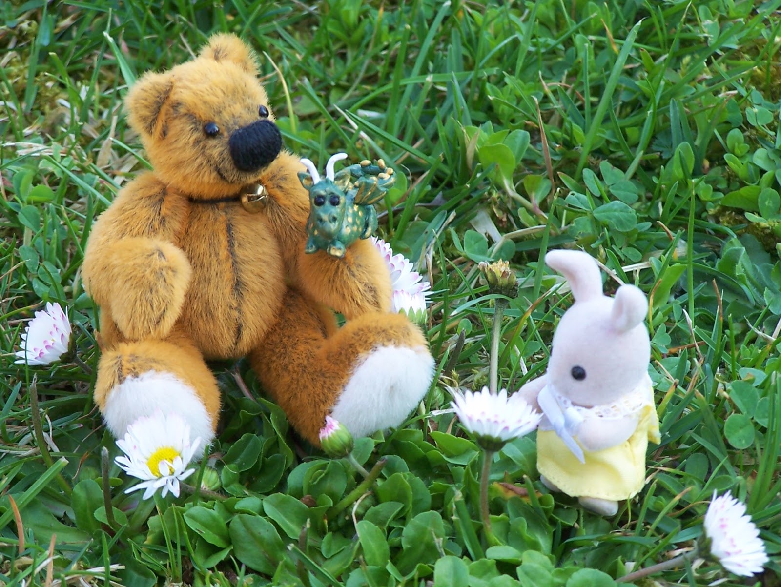 At The Periwinkles' Flowers and Friends