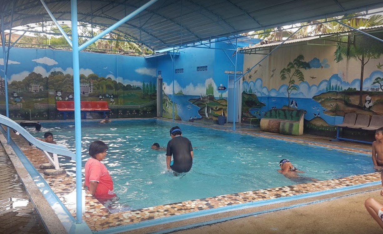 Featured image of post Kolam Renang Tirta Gresik Sesuai namanya kolam renang merupakan tempat atau sarana buatan untuk berenang