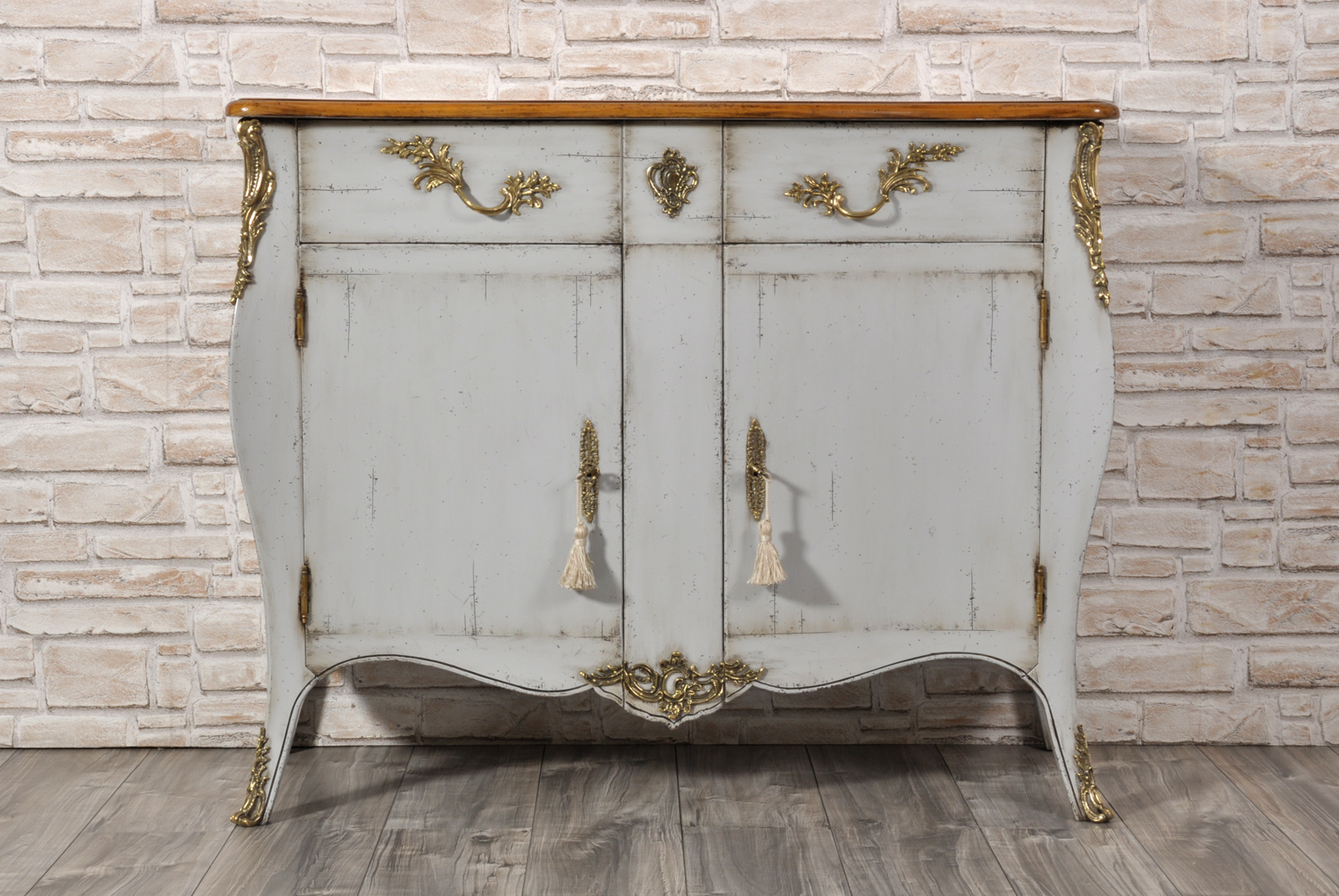 Credenza veneziana mossa e bombata di piccole dimensioni, bicolore