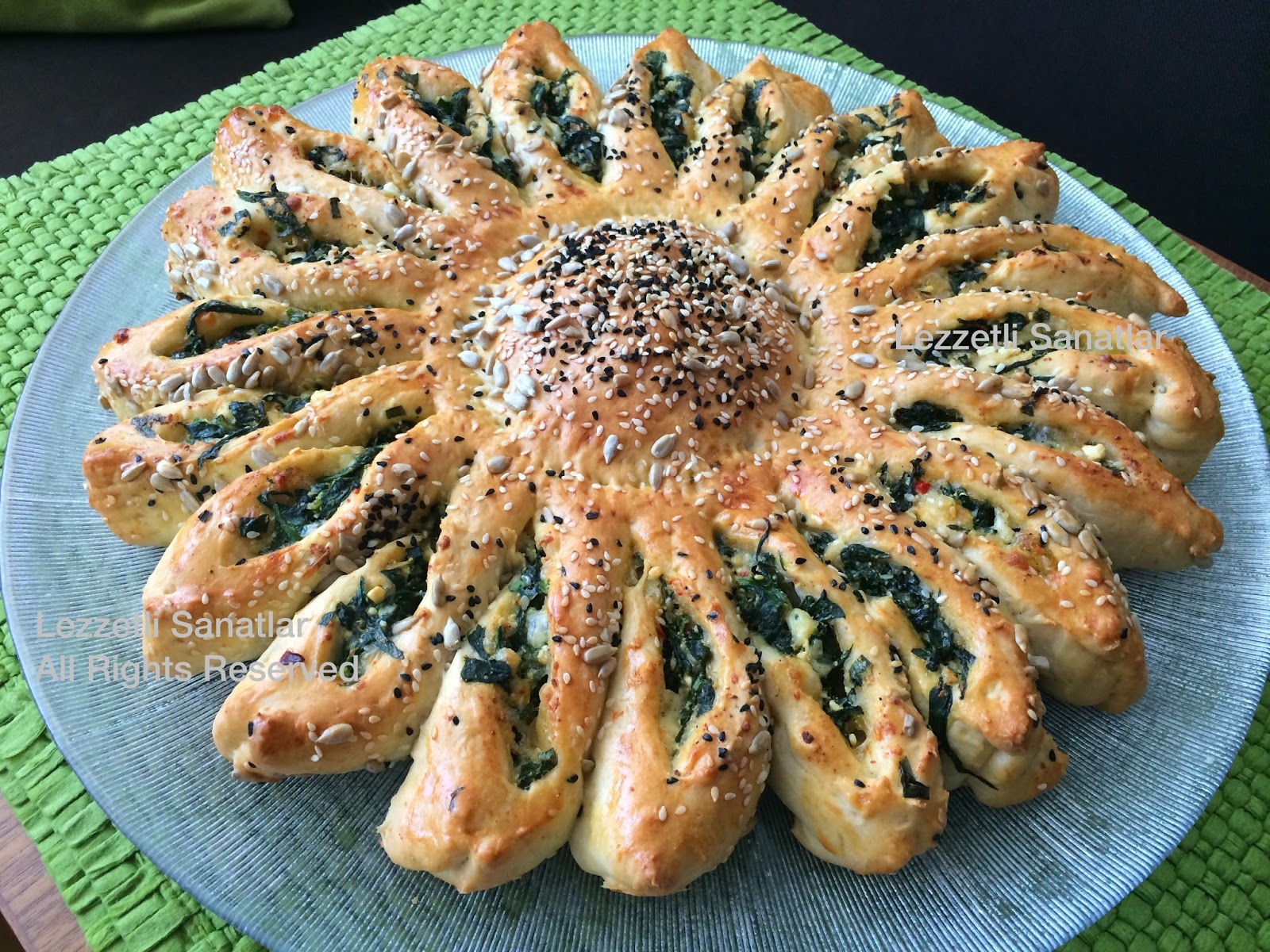 Lezzetli Sanatlar MAYALI ÇİÇEK BÖREK