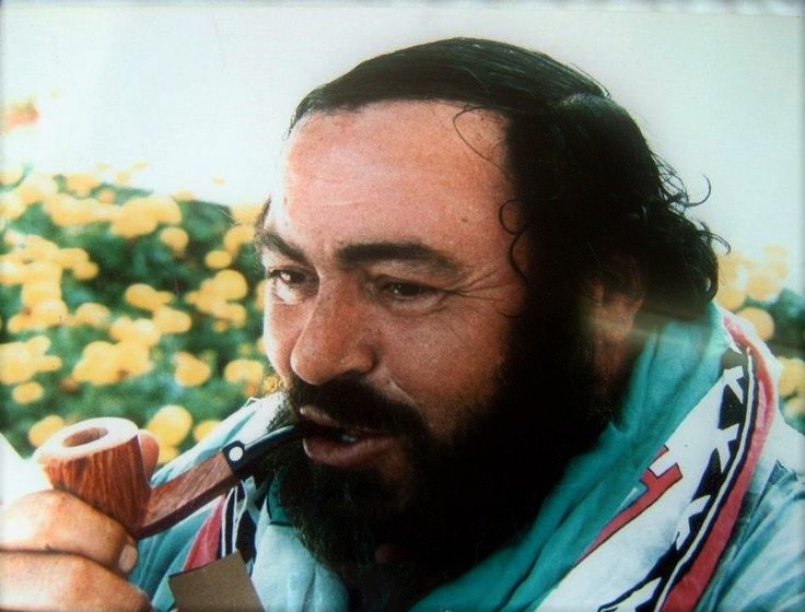 Famous Pipe Smokers Luciano Pavarotti famous-pipe-smokers-luciano-pavarotti