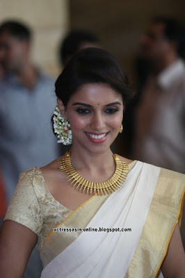 Asin  at Ritesh & Genelia Wedding stills