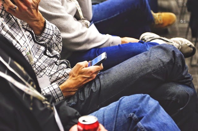 Cara Memblokir SMS Penipuan dan Modus Telkomsel XL Indosat