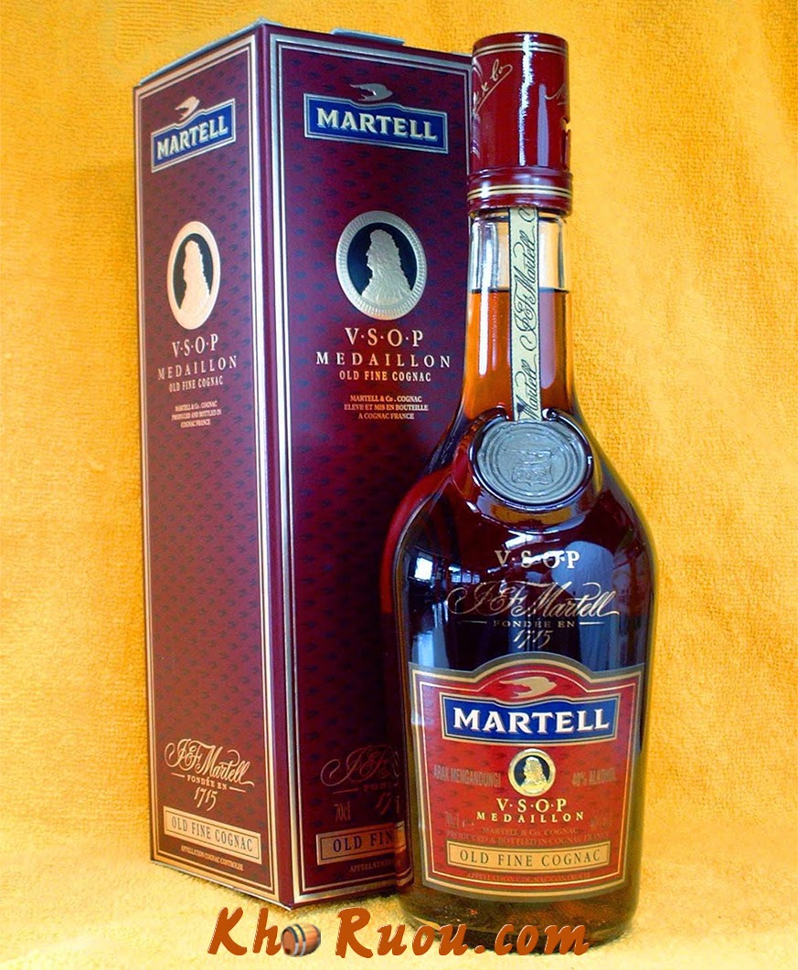 Martell vsop 0.7. VSOP Medaillon old Fine Cognac. Мортель Сафьен. Martell VSOP Paris. Martell VSOP Medaillon.