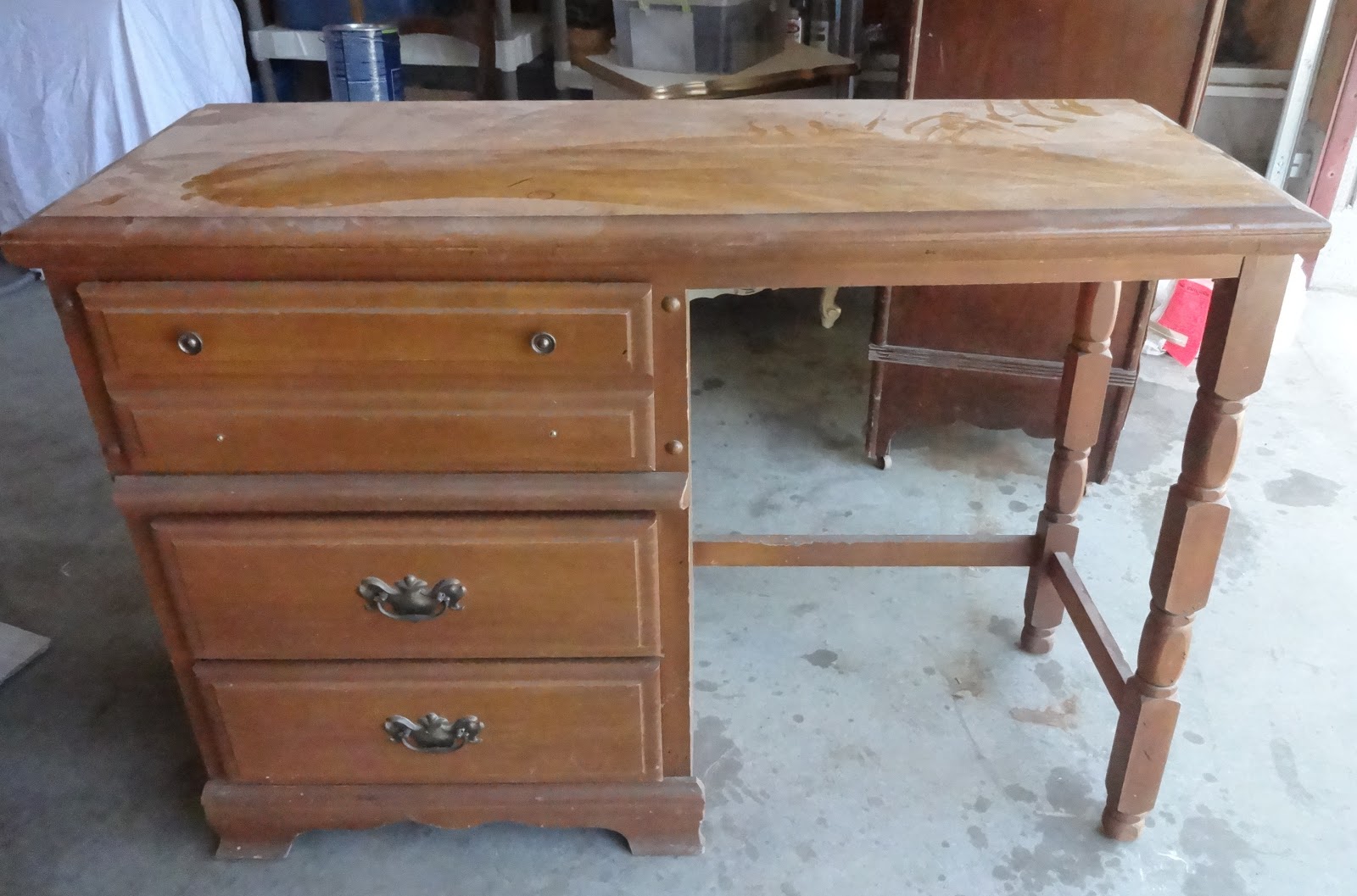 {createinspire} Gray Desk w/ Red Knobs