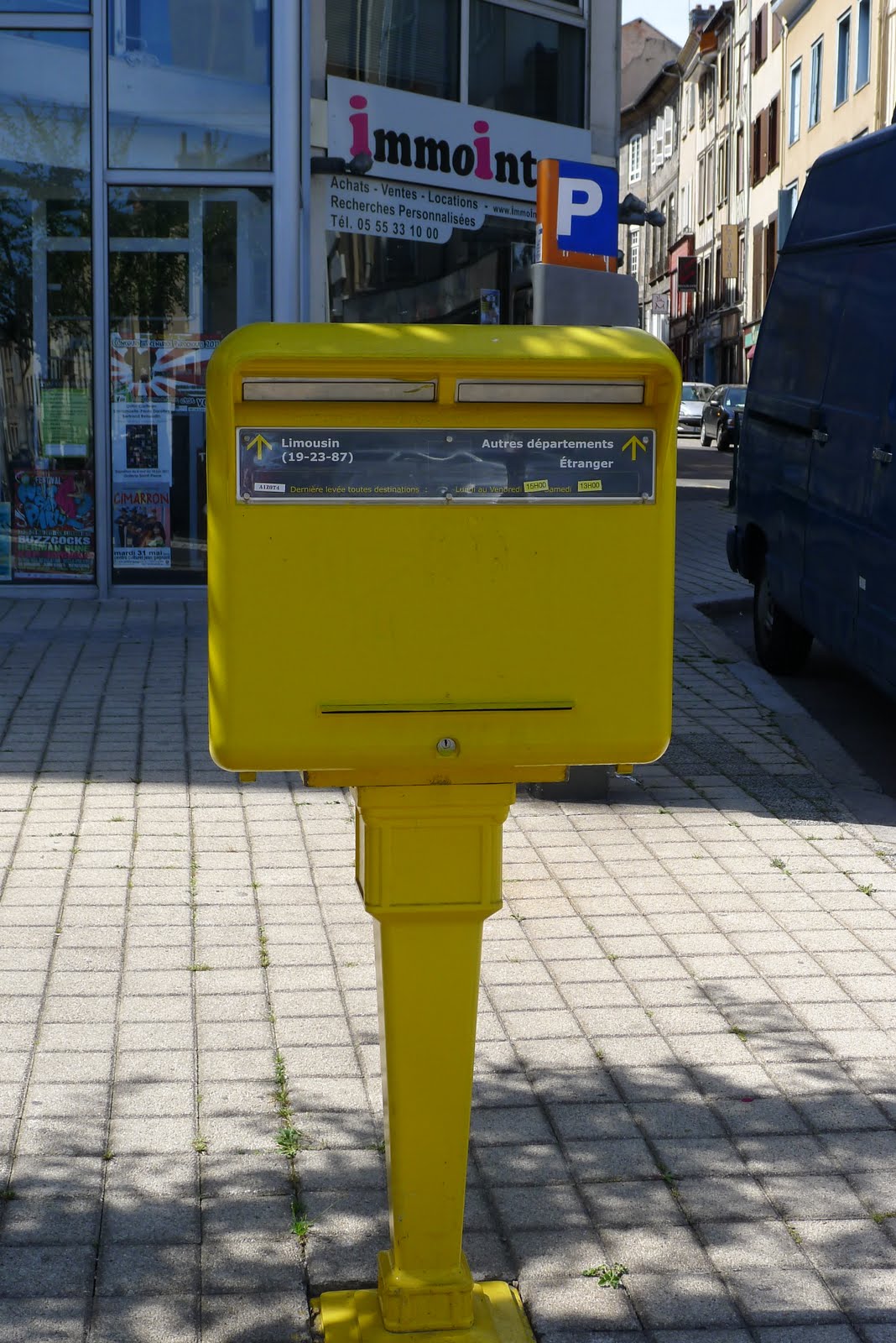 Présentation de quelques timbres et lettres Boîte aux lettres en