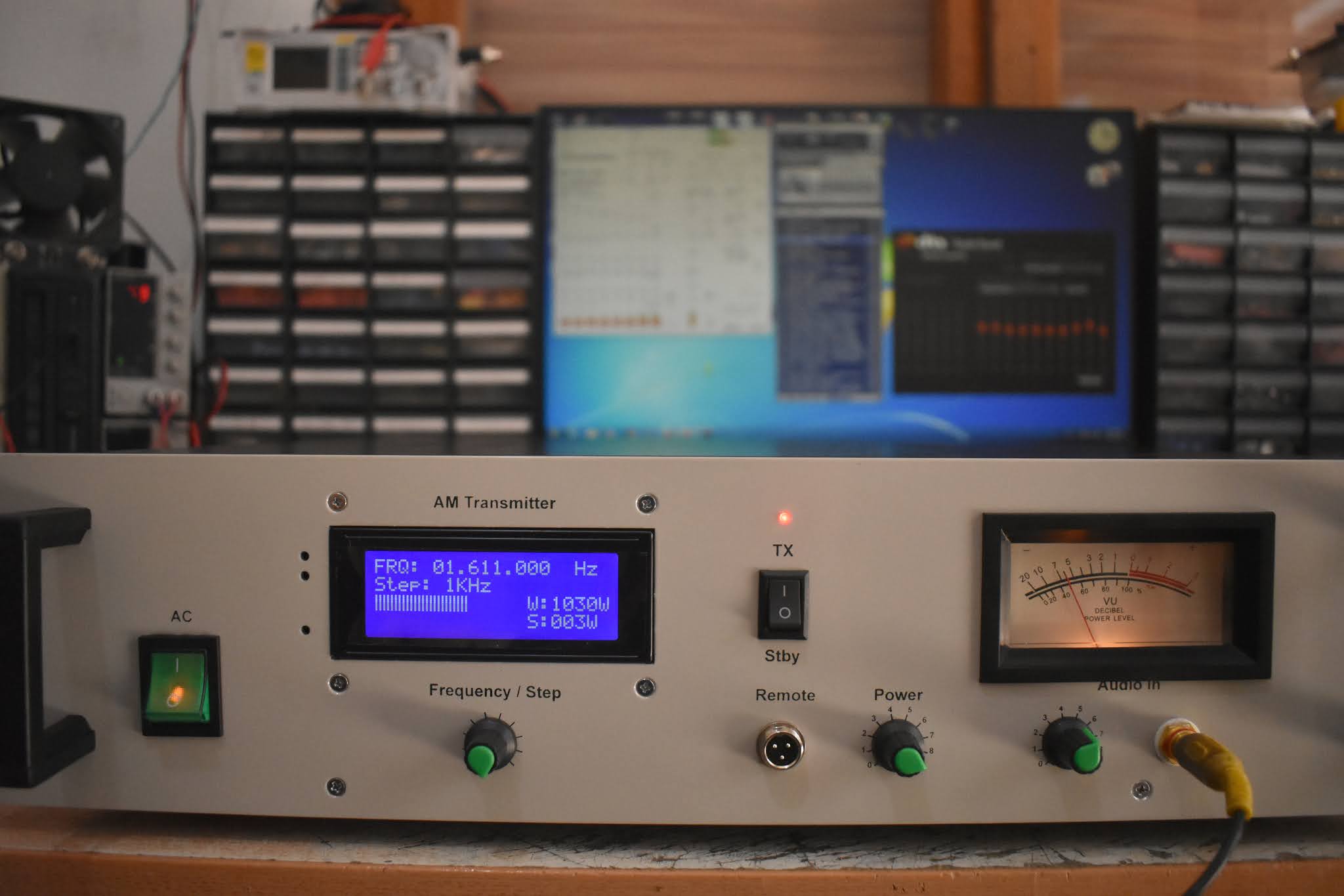 1000 Watt Max class D AM MW broadcast transmitter