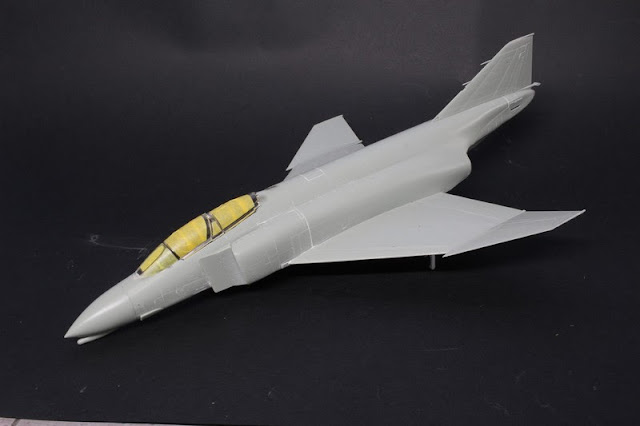 Montage pas à pas du F-4B Phantom II d'eduard au 1/48. F-4B Phantom II,Eduard 1/48, la mise en croix