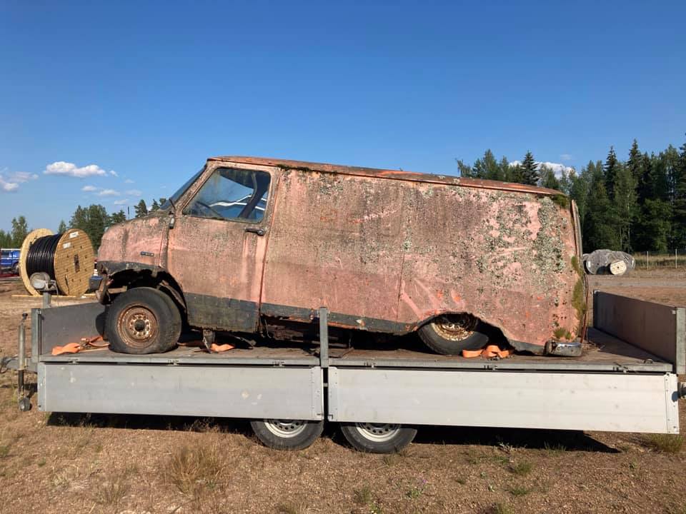 Bedford CF2 Van Junkyard Sunday's