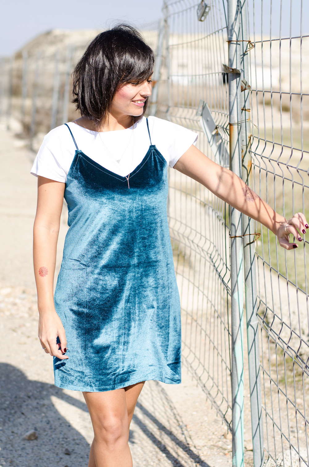 Vestido de tirantes de terciopelo
