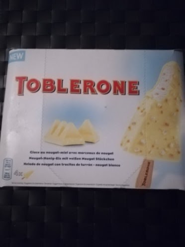 La glace Toblerone au chocolat blanc débarque en France - Biba Magazine