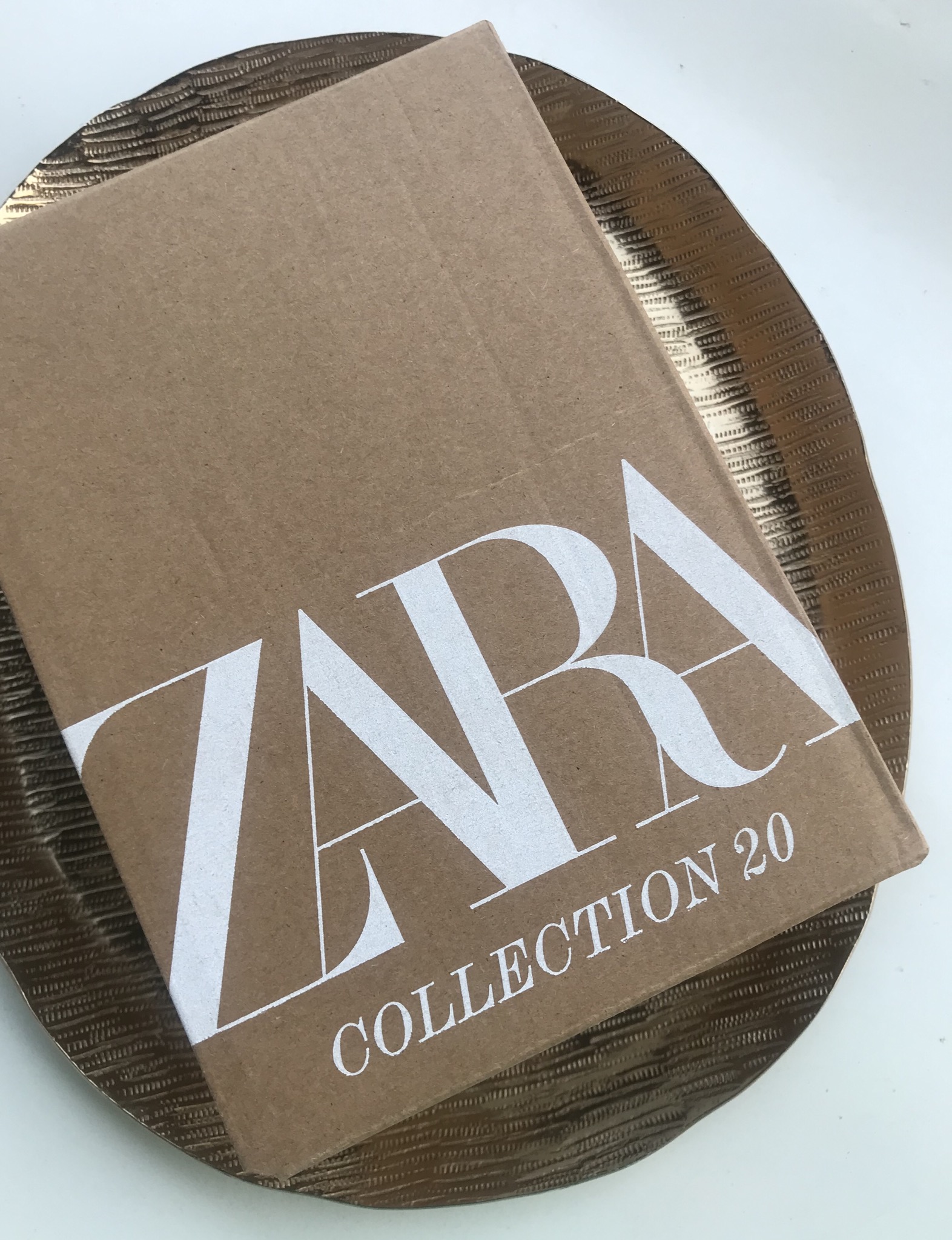 Mimosa cloud & A sweet pastry in Paris de Zara post destroyer